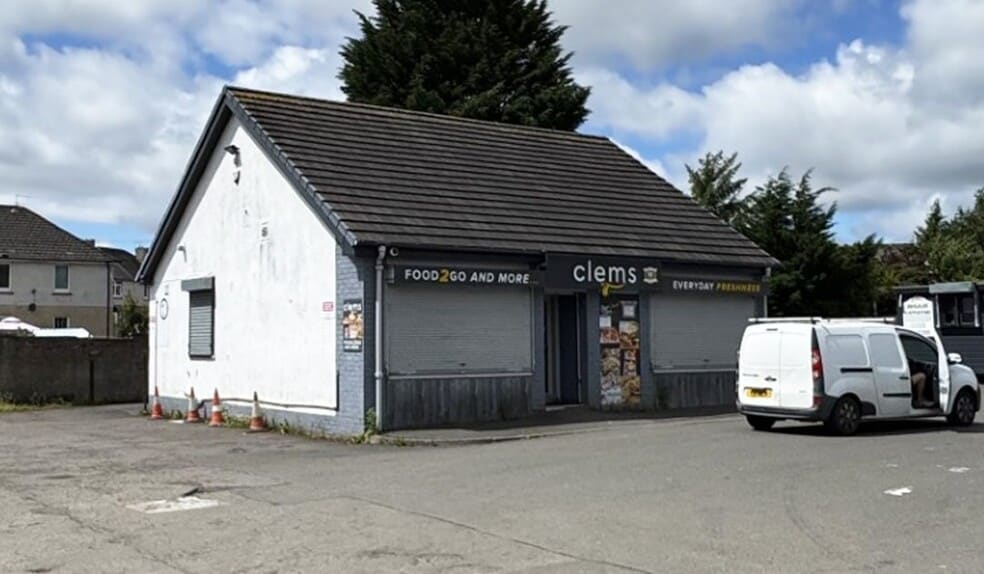 83 Westwood Rd, Newmains to rent - Primary Photo - Image 1 of 1