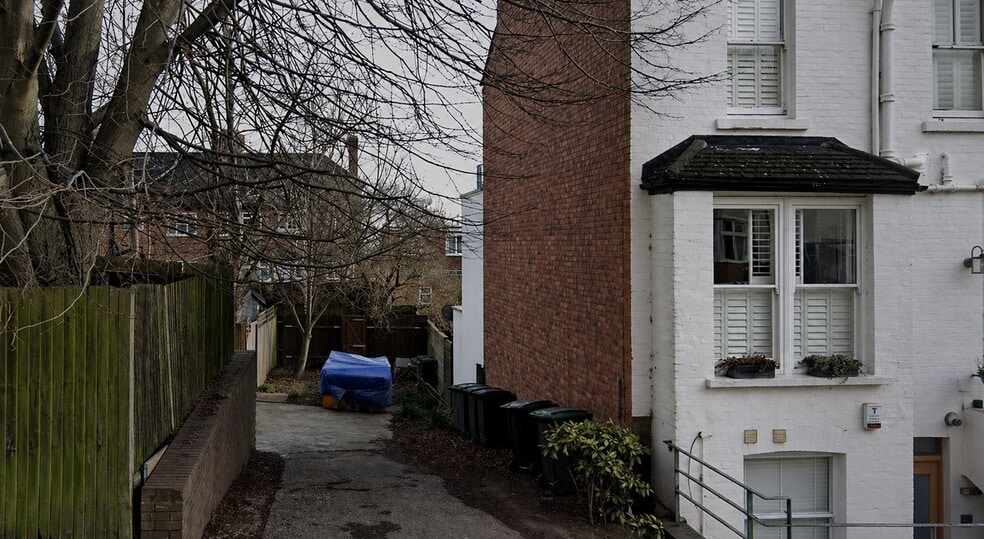 82 Muswell Hill Pl, London for sale - Primary Photo - Image 1 of 2