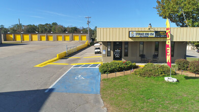 942 Capital Cir NW, Tallahassee, FL for rent Building Photo- Image 1 of 5