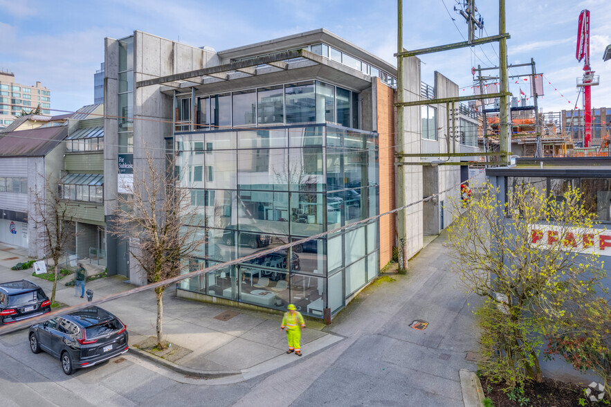 1476 W 8th Ave, Vancouver, BC for sale - Building Photo - Image 1 of 1