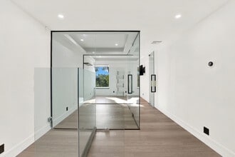 23276 S Pointe Dr, Laguna Hills, CA to rent Interior Photo- Image 1 of 7