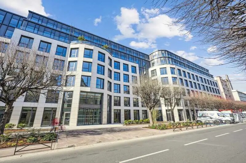 Office in Levallois-Perret to rent - Building Photo - Image 1 of 6