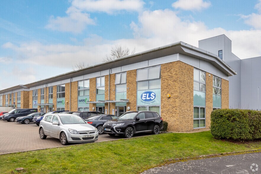 Library Ave, Didcot for sale - Primary Photo - Image 1 of 1