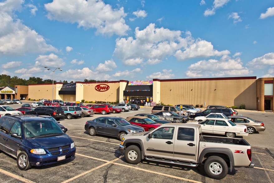 1716-1914 S Scatterfield Rd, Anderson, IN for rent - Building Photo - Image 1 of 4