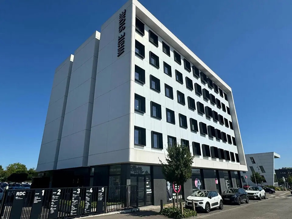 Vente Bureaux 214 m² - Photo 1