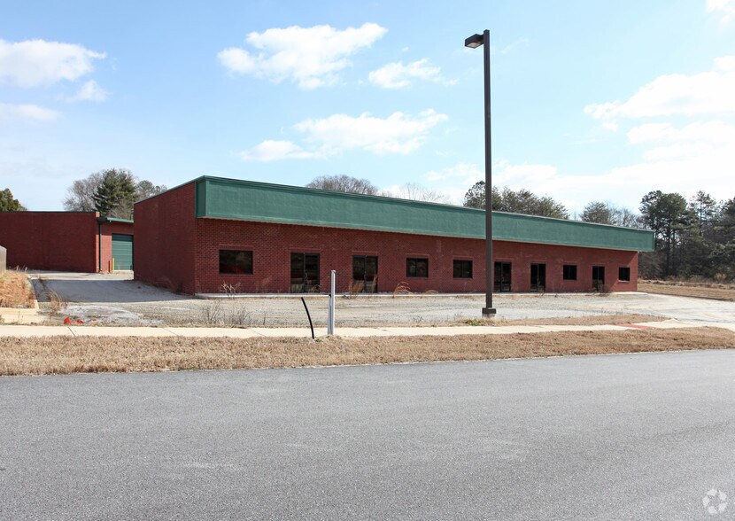 3476 Palmer Dr, Loganville, GA for sale - Building Photo - Image 3 of 3