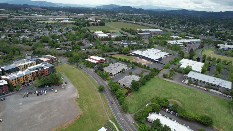 2892 Crescent Ave, Eugene, OR for rent - Commercial Listing Video - Image 2 of 10