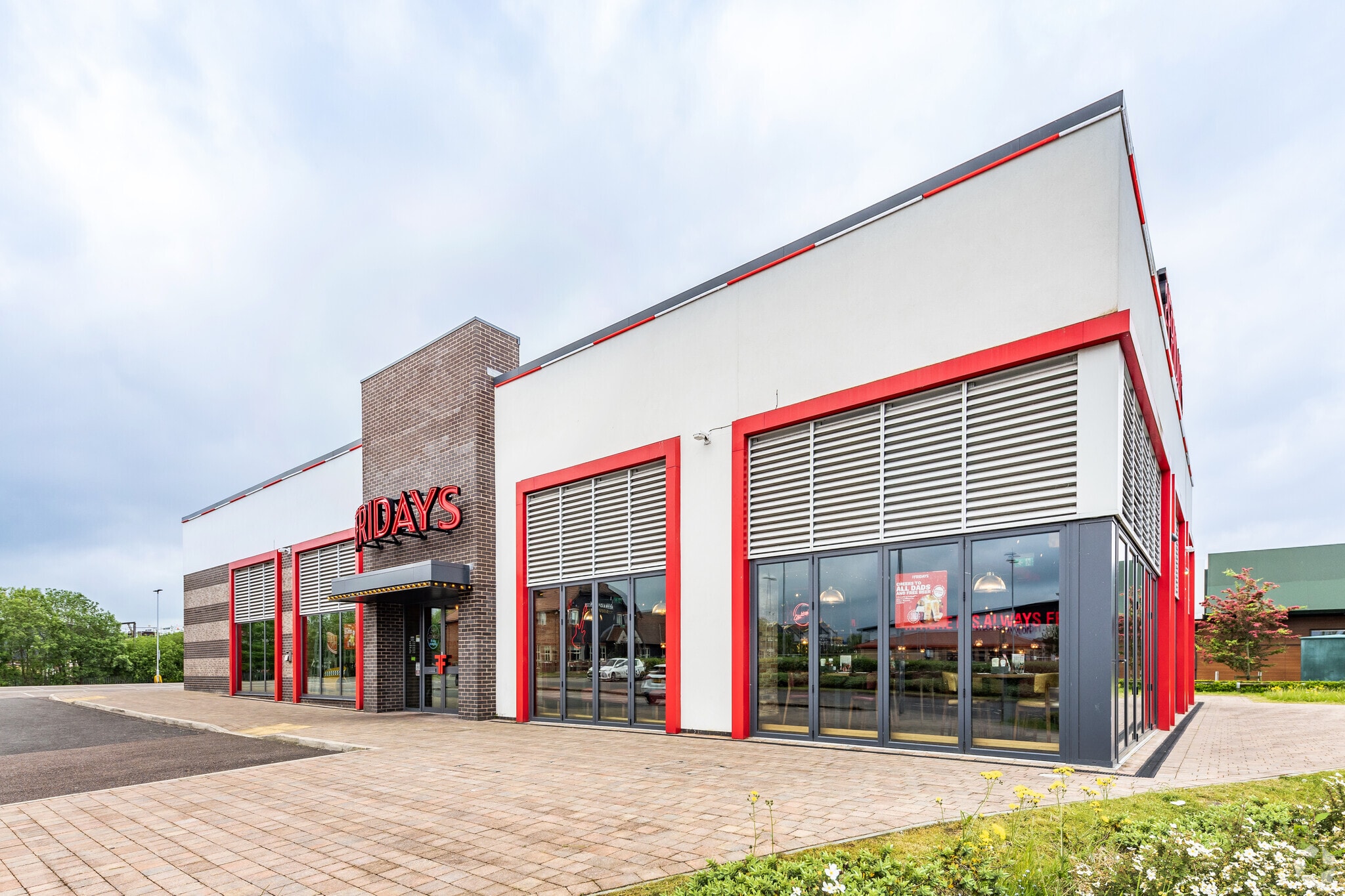 Pamir Dr, Ashton Under Lyne to rent Primary Photo- Image 1 of 3