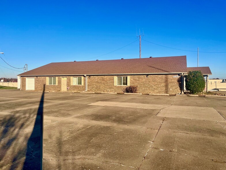 2430 Myra Dr, Cape Girardeau, MO for sale - Building Photo - Image 2 of 26