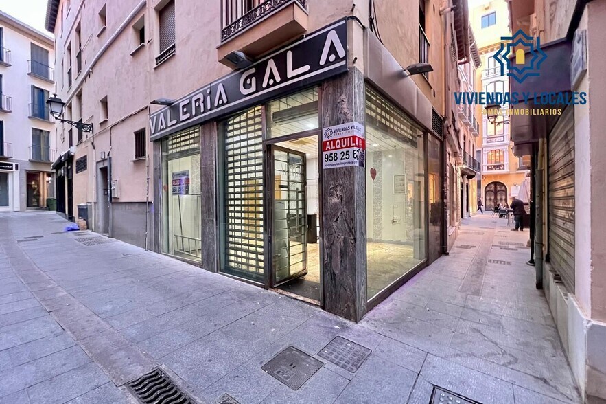 Calle Cerrajeros, 1, Granada, Granada to rent - Building Photo - Image 1 of 6