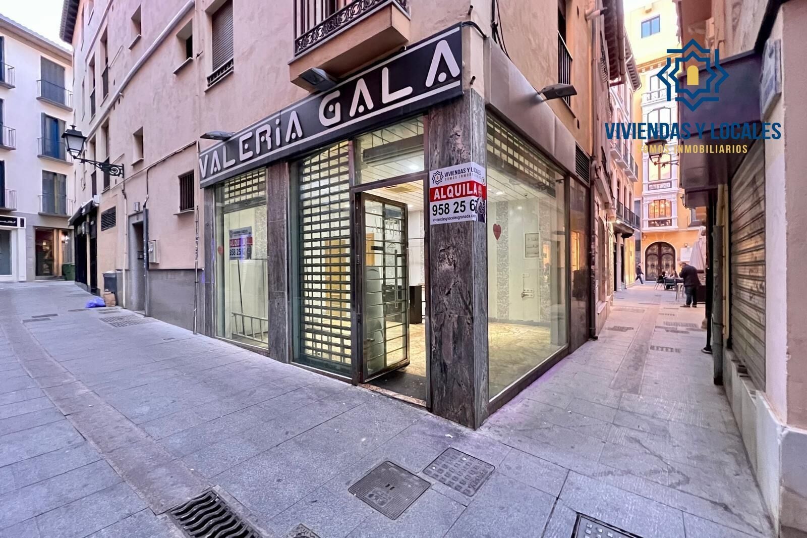 Calle Cerrajeros, 1, Granada, Granada to rent Building Photo- Image 1 of 7
