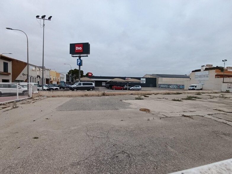 Avinguda Alcalde Carlos Carbonell, 22, Aspe, Alicante for sale - Building Photo - Image 2 of 5