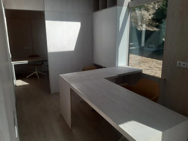 417 Route De La Farlede, La Garde to rent - Interior Photo - Image 2 of 6