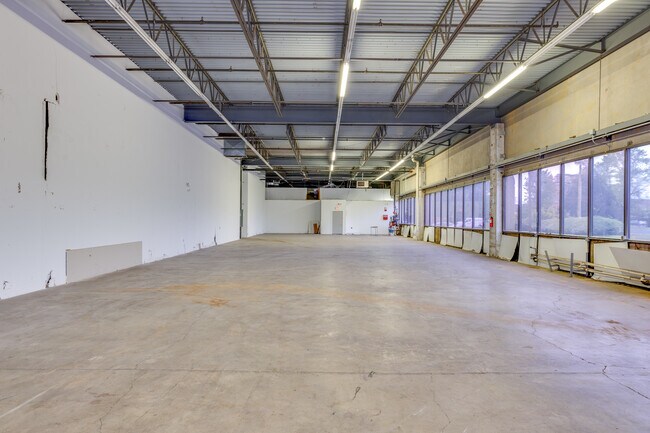 More details for 450-460 Veterans Dr, Burlington, NJ - Light Industrial for Auction