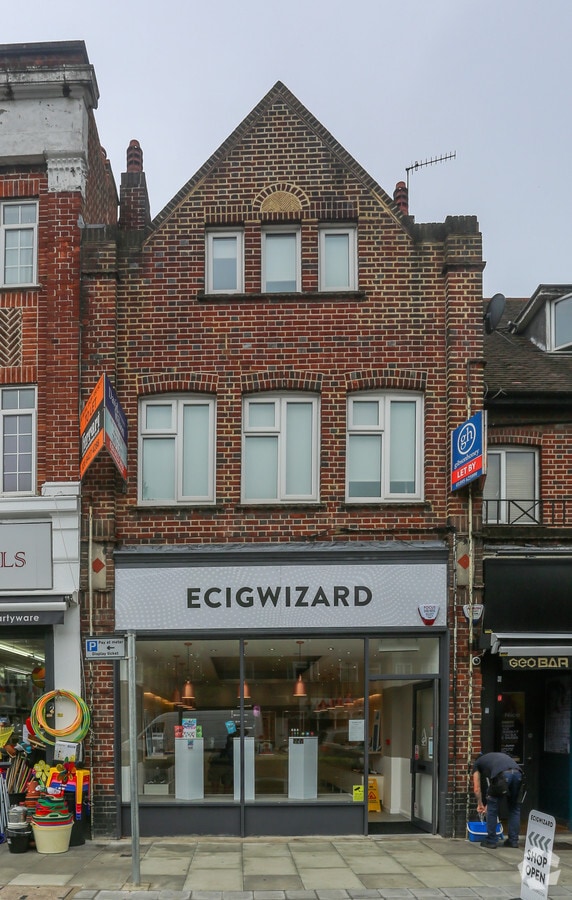 161 Field End Rd, Pinner, HA5 1QL UK