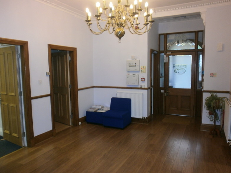 86 Brook St, Broughty Ferry for rent - Interior Photo - Image 3 of 5