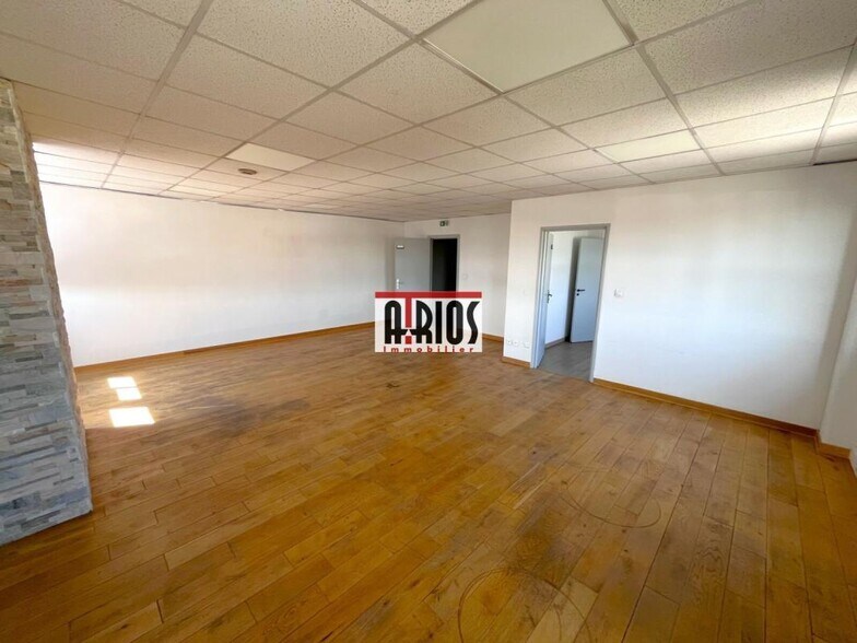 Office in La Garde to rent - Interior Photo - Image 3 of 6