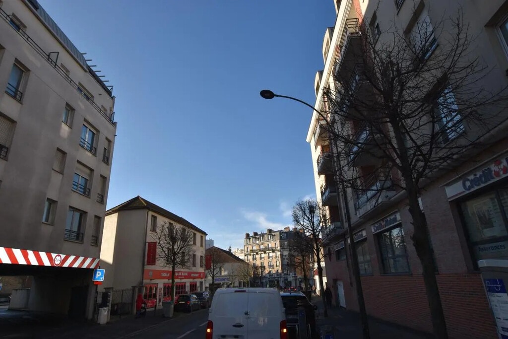 Location Bureaux 80 m² - Photo 1