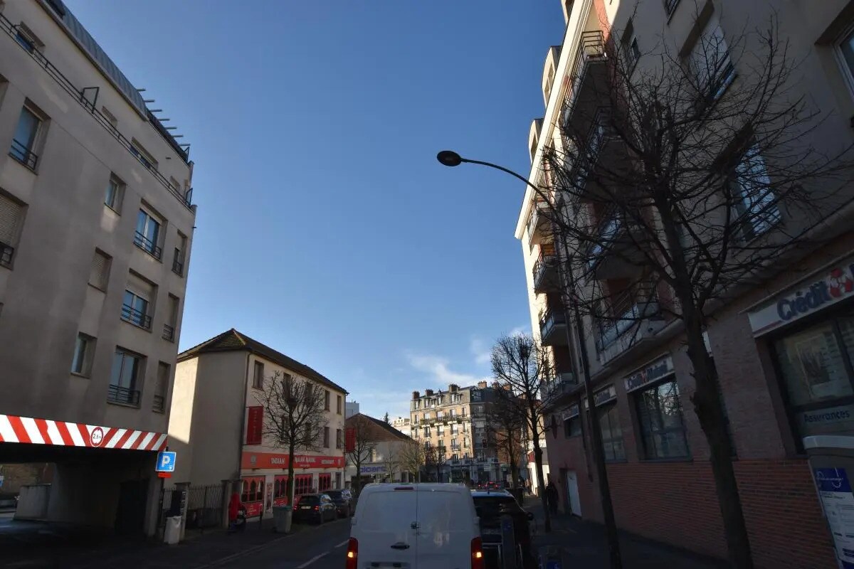 Office in Villejuif to rent Building Photo- Image 1 of 7