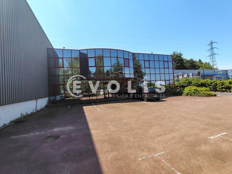 Light Industrial in Villemomble to rent - Building Photo - Image 1 of 12