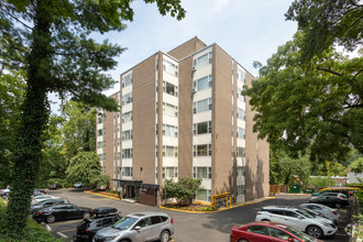 Harvard Village & Park East portfolio of 2 properties for sale on LoopNet.co.uk Building Photo- Image 1 of 2