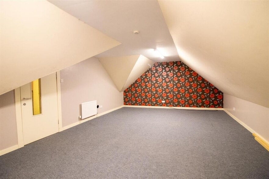 27 High St, Hawick to rent - Building Photo - Image 3 of 27