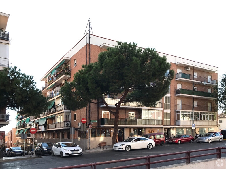 Office in Alcobendas, Madrid to rent - Primary Photo - Image 1 of 2