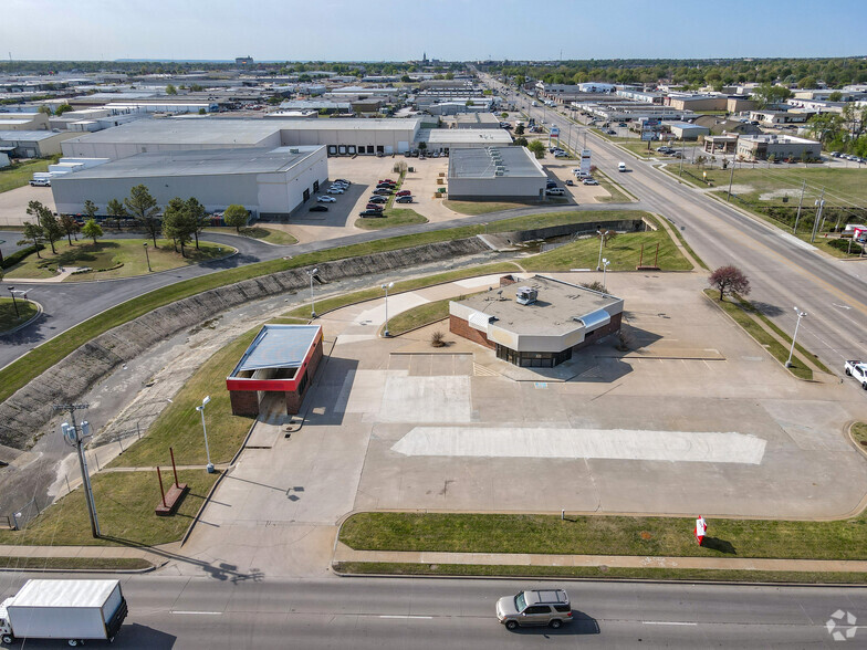 5115 S Mingo Rd, Tulsa, OK for rent - Aerial - Image 1 of 6