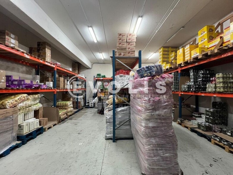 Light Industrial in Neuilly-sur-Marne for sale - Interior Photo - Image 3 of 6
