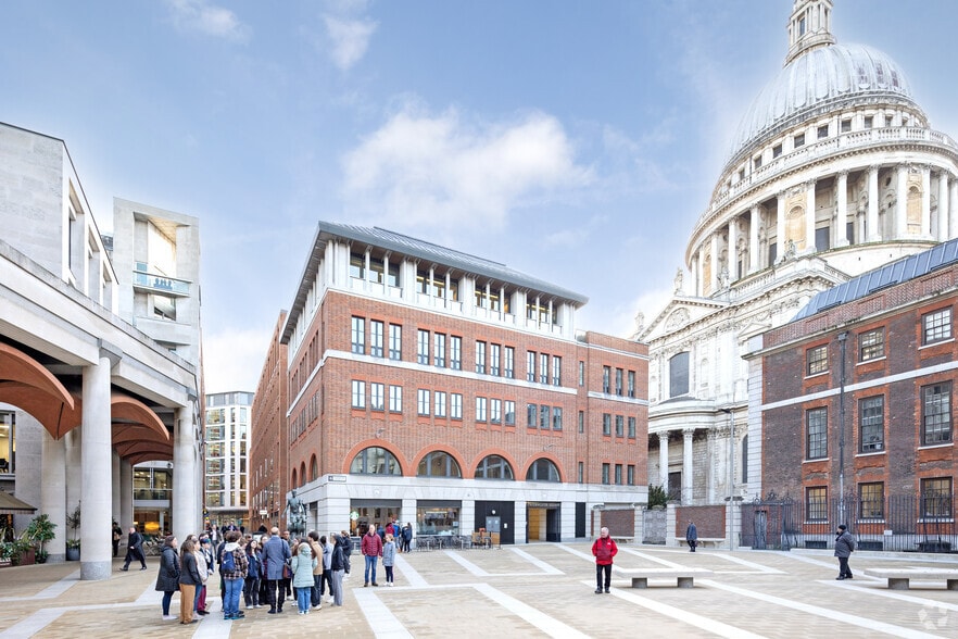 65 St. Paul's Churchyard, London to rent - Building Photo - Image 2 of 3