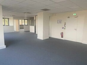 Office in Saint-Didier-au-Mont-d'Or to rent Interior Photo- Image 2 of 2