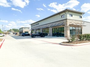 6427 Highway 105, Conroe, TX to rent Building Photo- Image 1 of 1
