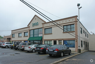 2900 Hempstead Tpke, Levittown, NY for rent Building Photo- Image 1 of 7