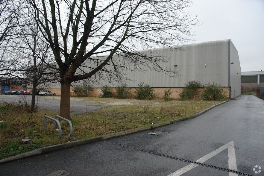 8 Abbeyfield Rd, Nottingham to rent - Building Photo - Image 2 of 4