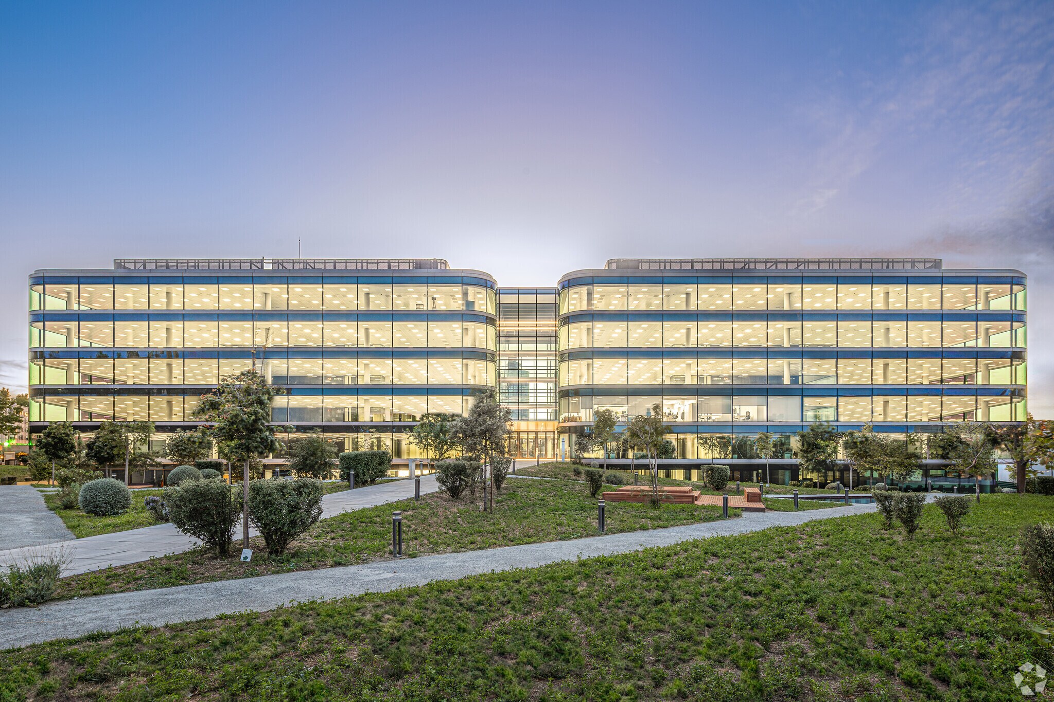 Calle Nanclares de Oca, 17, Madrid, Madrid to rent Building Photo- Image 1 of 36