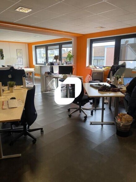 Office in Montreuil to rent - Interior Photo - Image 3 of 7