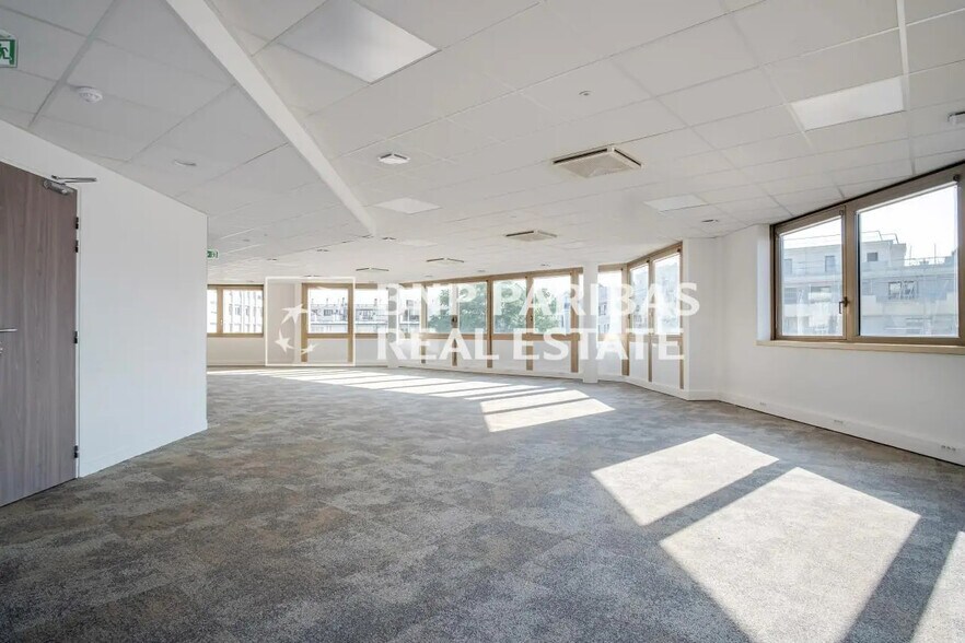 Office in Levallois-Perret to rent - Building Photo - Image 3 of 15