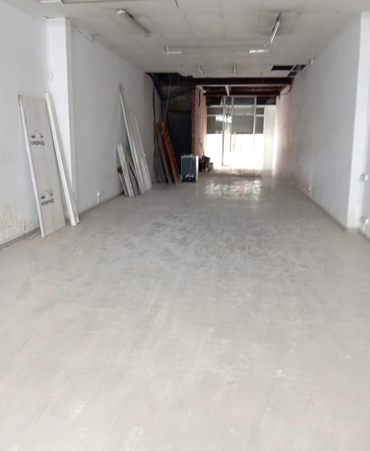 Retail in Mataró, Barcelona to rent Interior Photo- Image 1 of 2