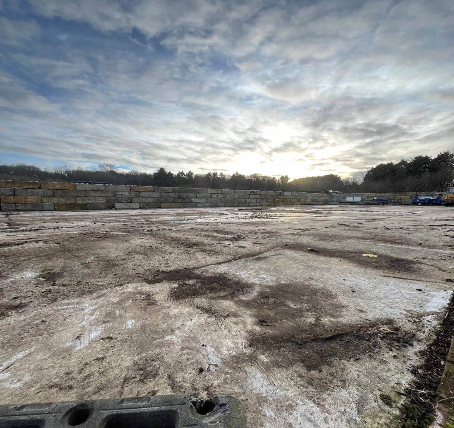 1-6 Nutfield Rd, Merstham to rent Building Photo- Image 1 of 12