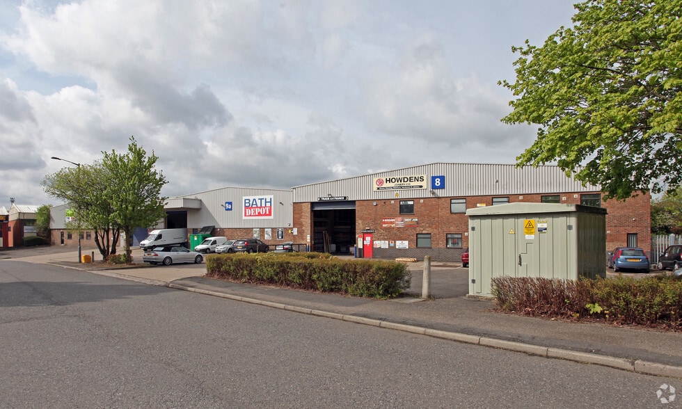 8-9B Deans Rd, Milton Keynes for sale - Primary Photo - Image 1 of 4