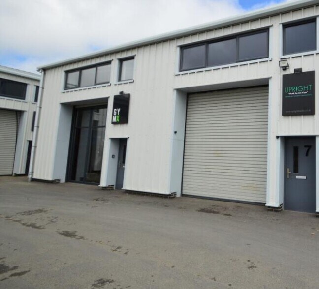 5-8 West Yelland, Barnstaple for sale - Primary Photo - Image 1 of 1