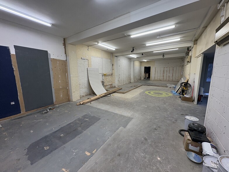 Buckland Rd, Maidstone to rent - Building Photo - Image 2 of 11
