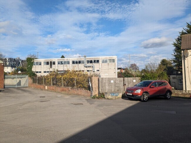 More details for Walton Ter, Woking - Industrial to Rent