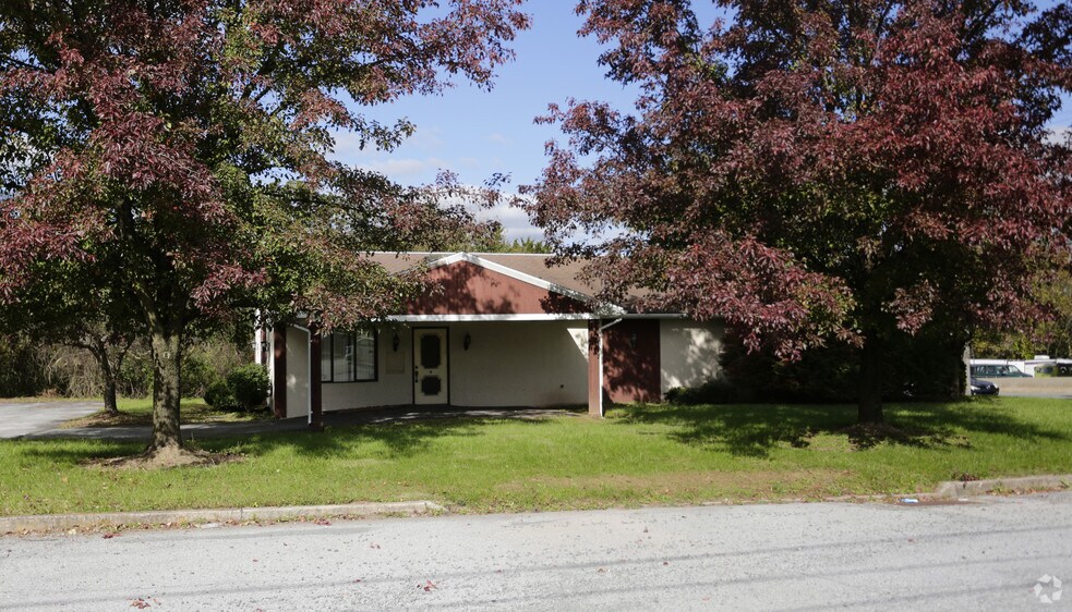 10 Cardinal Dr, Birdsboro, PA for rent - Primary Photo - Image 1 of 7