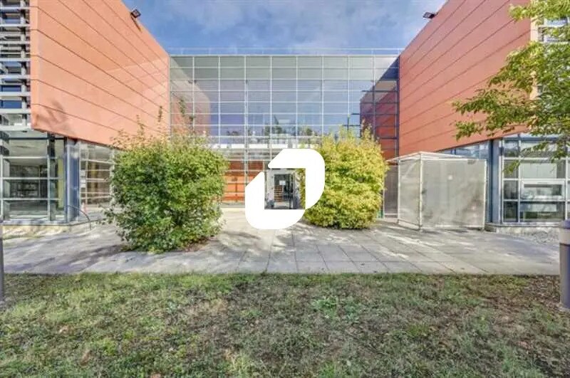 Office in Saint-Priest to rent Building Photo- Image 1 of 25