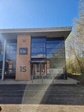 Hurricane Ct, Liverpool to rent Primary Photo- Image 1 of 4