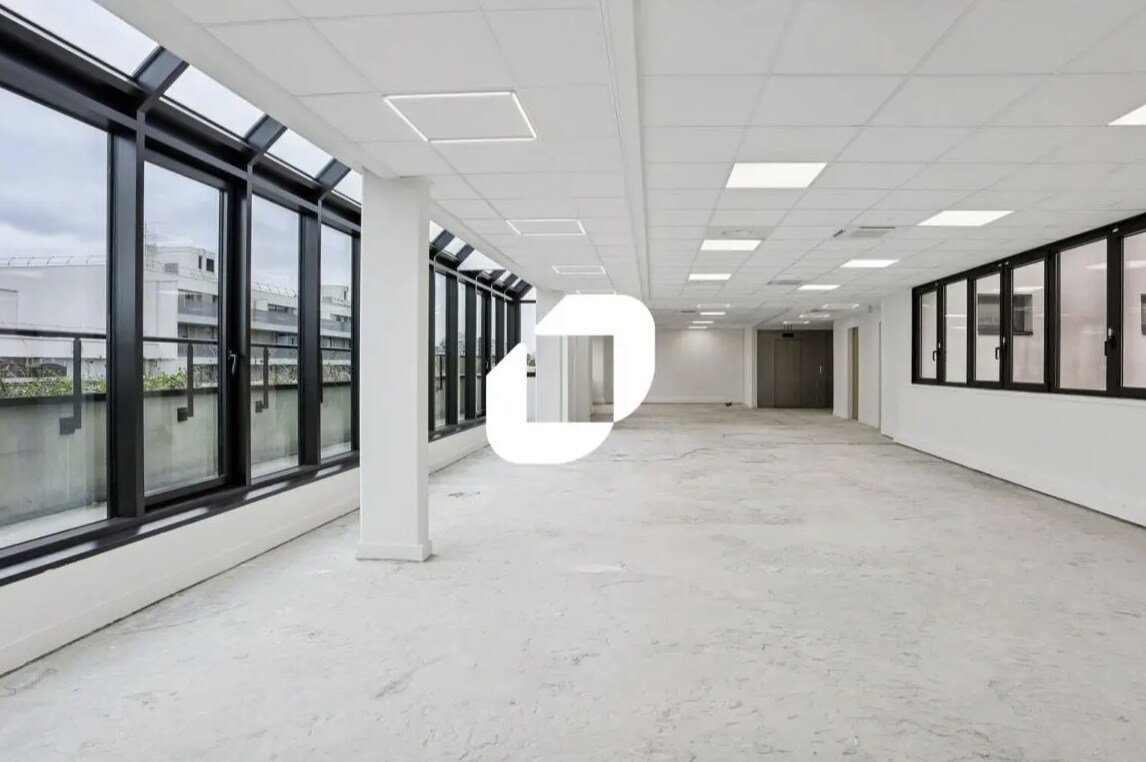 Office in Boulogne-Billancourt to rent Interior Photo- Image 1 of 3