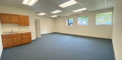 2 Metropolitan Ct, Gaithersburg, MD to rent Interior Photo- Image 2 of 3