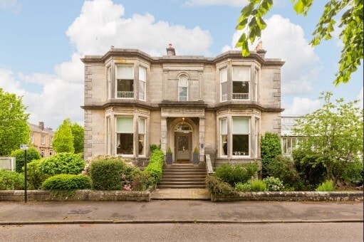 12 Victoria Sq, Stirling for sale Building Photo- Image 1 of 1