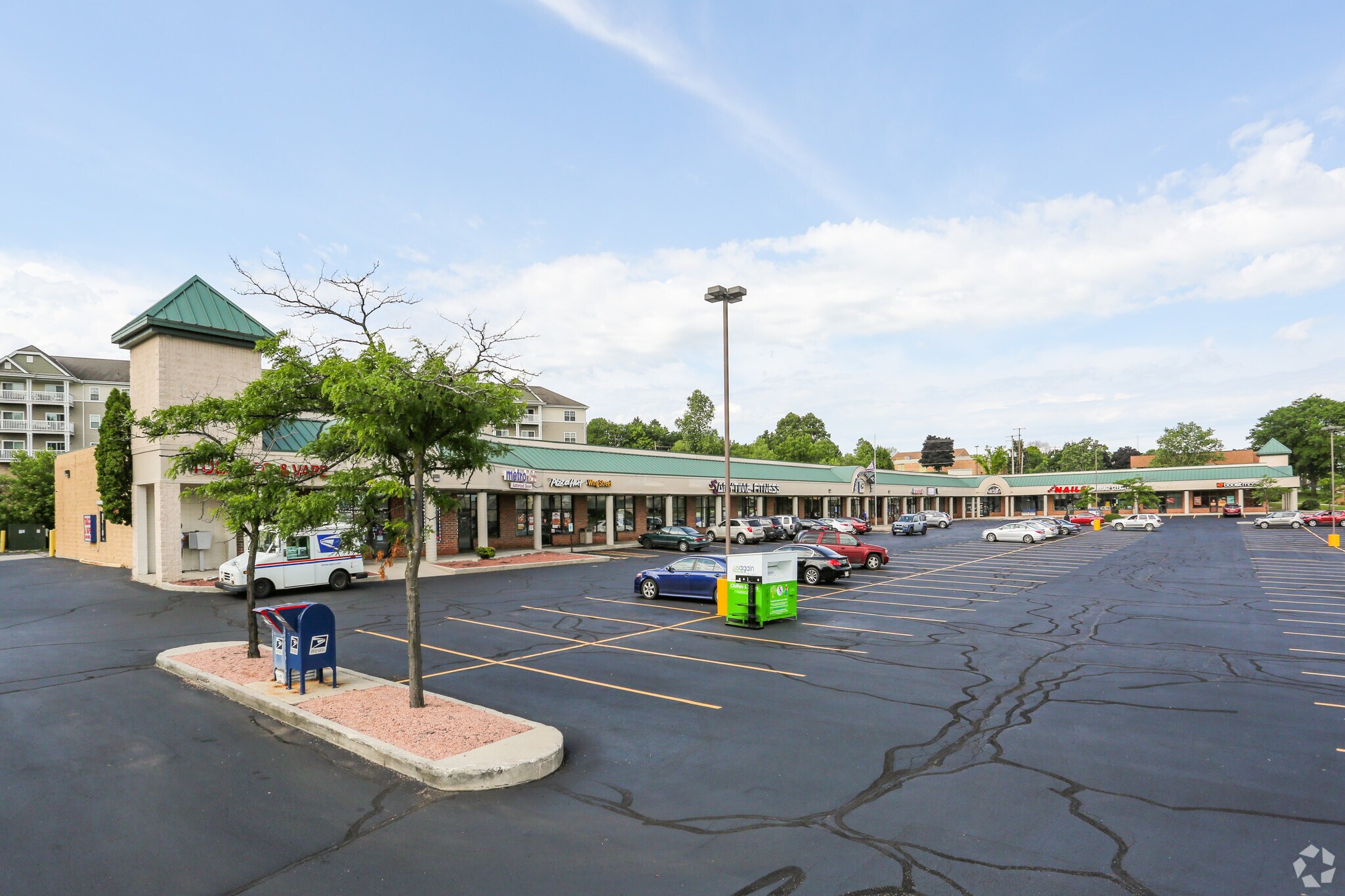 6801-6917 W Brown Deer Rd, Milwaukee, WI to rent Primary Photo- Image 1 of 25